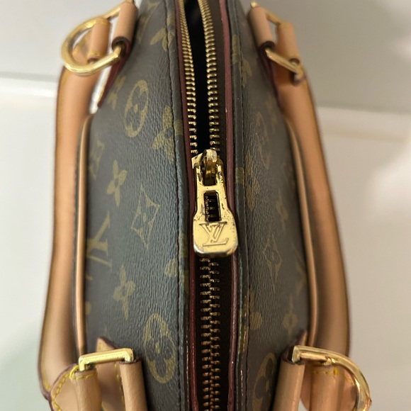 Louis Vuitton Ellipse PM in Monogram Canvas - Picture 3 of 8